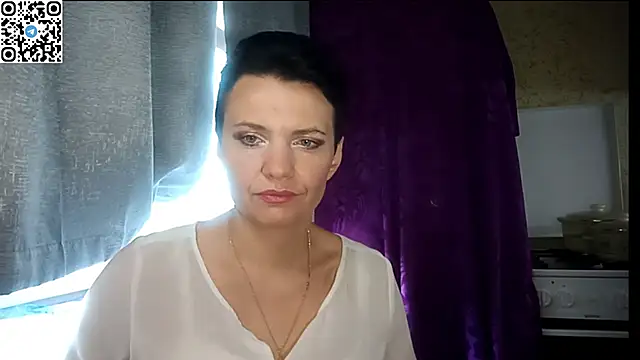Snapshot of HotMamaQueen234 chatting on June 29, 10:59 am HotMamaQueen234 online show from June 29, 10:59 am