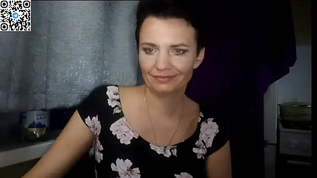 Snapshot of HotMamaQueen234 chatting on July 17, 10:58 pm HotMamaQueen234 online show from July 17, 10:58 pm