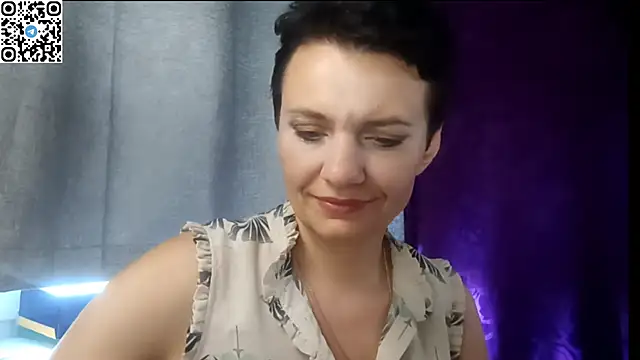 Snapshot of HotMamaQueen234 chatting on July 19, 11:25 am HotMamaQueen234 online show from July 19, 11:25 am