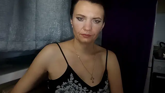 Snapshot of HotMamaQueen234 chatting on July 23, 12:02 am HotMamaQueen234 online show from July 23, 12:02 am