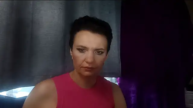 Snapshot of HotMamaQueen234 chatting on July 28, 12:12 pm HotMamaQueen234 online show from July 28, 12:12 pm