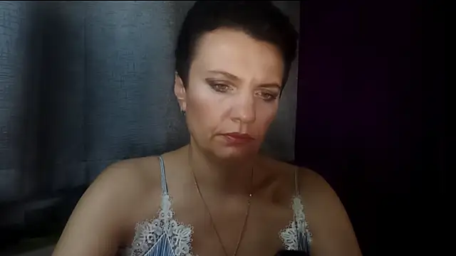 Snapshot of HotMamaQueen234 chatting on July 28, 9:25 pm HotMamaQueen234 online show from July 28, 9:25 pm