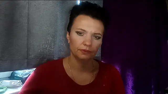 Snapshot of HotMamaQueen234 chatting on July 29, 11:30 am HotMamaQueen234 online show from July 29, 11:30 am