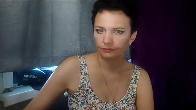 Snapshot of HotMamaQueen234 chatting on August 3, 7:51 am HotMamaQueen234 online show from August 3, 7:51 am