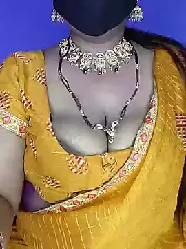 Snapshot of Miss_roohi chatting on June 6, 5:45 am Miss roohi online show from June 6, 5:45 am