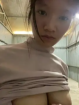 Snapshot of Mi-nhon chatting on March 19, 1:53 am Mi-nhon online show from March 19, 1:53 am