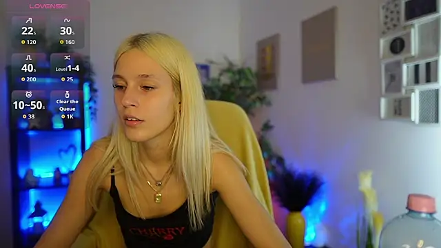 Snapshot of Luna_Grace18 chatting on June 18, 1:26 pm Luna Grace18 online show from June 18, 1:26 pm
