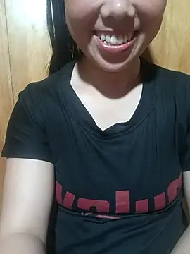Snapshot of Limchann chatting on April 1, 1:41 pm Limchann online show from April 1, 1:41 pm