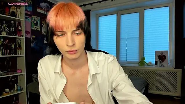 Snapshot of sweet_peach___ chatting on May 17, 6:26 pm sweet peach online show from May 17, 6:26 pm