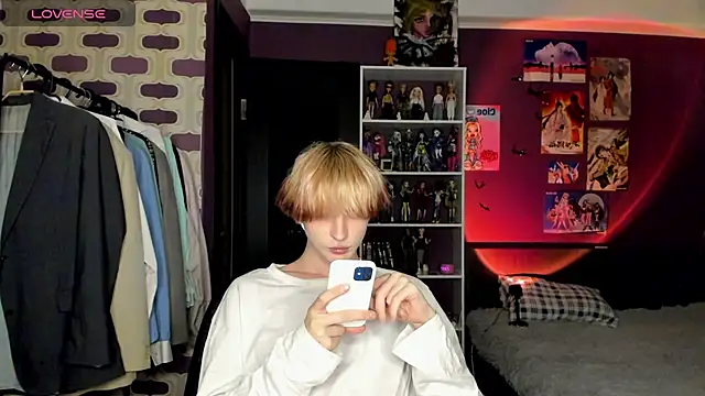 sweet peach    online show from June 29, 8:09 pm