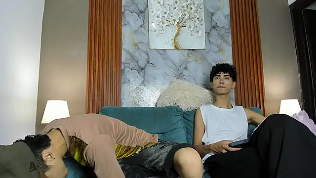 NAUGHTY BOYS1 online show from April 7, 8:09 pm
