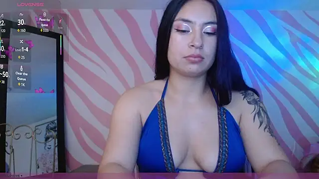 Snapshot of Scarlet_queen4 chatting on May 19, 2:01 pm Scarlet queen4 online show from May 19, 2:01 pm
