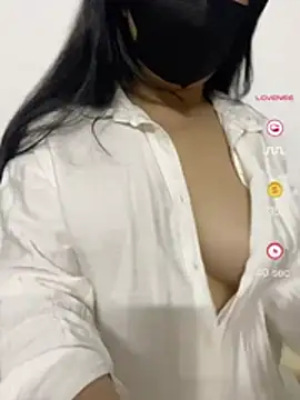 Snapshot of AliceDuong chatting on May 7, 3:12 am AliceDuong online show from May 7, 3:12 am