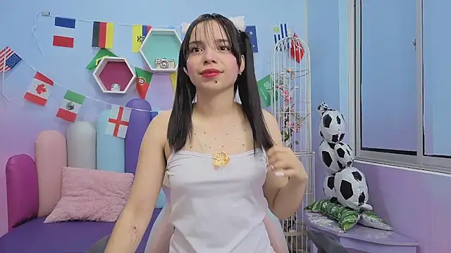 Snapshot of Isaa_Skinny chatting on June 23, 3:48 am Isaa Skinny online show from June 23, 3:48 am