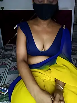 mayakapoor880 online show from May 2, 6:29 am