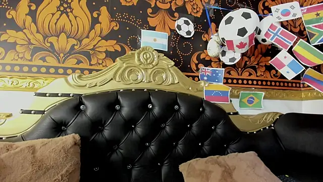 Snapshot of dulce_girls chatting on July 16, 1:06 pm dulce girls online show from July 16, 1:06 pm