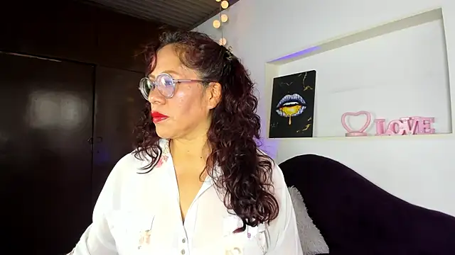 Snapshot of Mariia_Paulaa chatting on May 4, 1:18 pm Mariia Paulaa online show from May 4, 1:18 pm