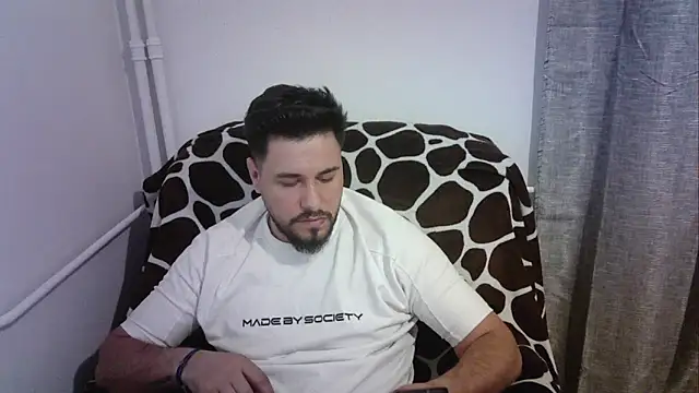 Gianiboy99 online show from May 8, 7:30 pm