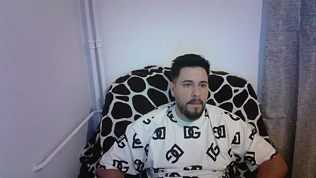 Gianiboy99 online show from May 10, 1:33 am