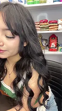 Snapshot of MayyBonita chatting on June 2, 5:37 pm MayyBonita online show from June 2, 5:37 pm