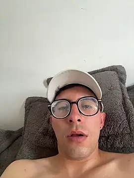 Snapshot of LeonBlazze chatting on July 19, 4:11 pm LeonBlazze online show from July 19, 4:11 pm