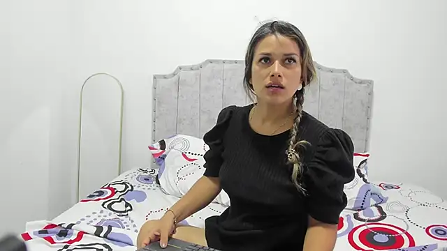 Snapshot of camila_borbon_ chatting on May 23, 1:15 pm camila borbon online show from May 23, 1:15 pm