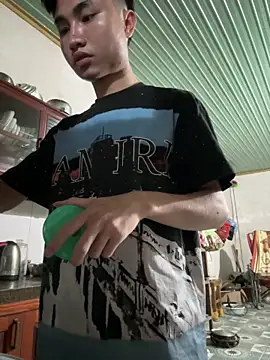 Hoanganhdayroii online show from April 2, 12:03 pm