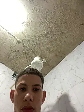 Snapshot of sgxtremm chatting on March 17, 6:06 am sgxtremm online show from March 17, 6:06 am