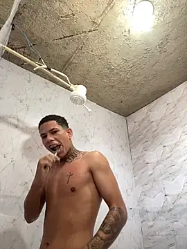 Snapshot of sgxtremm chatting on March 25, 2:12 pm sgxtremm online show from March 25, 2:12 pm