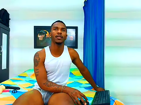 Snapshot of dickblackxx chatting on June 26, 4:28 am dickblackxx online show from June 26, 4:28 am
