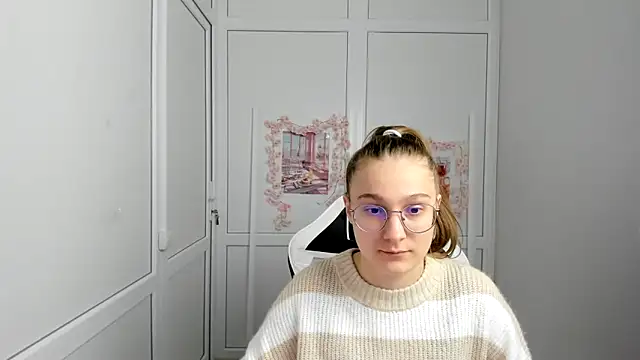 Snapshot of Mia_kristal chatting on May 29, 7:50 am Mia kristal online show from May 29, 7:50 am