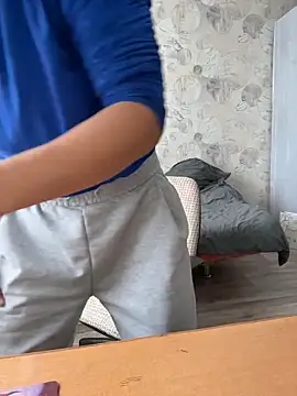 Snapshot of MikkyDo chatting on March 22, 8:40 am MikkyDo online show from March 22, 8:40 am