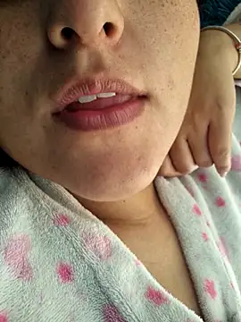 Snapshot of rafaella_stefano chatting on April 1, 12:39 pm rafaella stefano online show from April 1, 12:39 pm