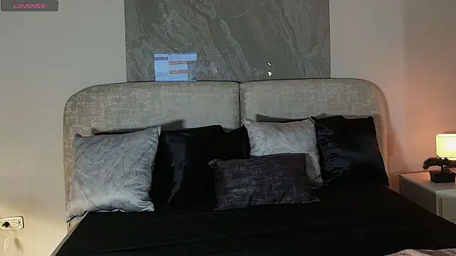 Snapshot of Megan_lux_ chatting on June 20, 11:02 am Megan lux online show from June 20, 11:02 am