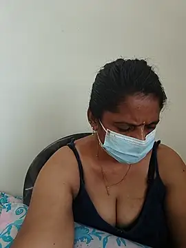 Snapshot of tamil_manjalmaami chatting on July 12, 6:15 am tamil manjalmaami online show from July 12, 6:15 am