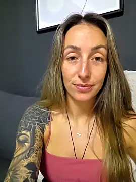 Snapshot of NicoleKaiser chatting on April 28, 7:08 pm NicoleKaiser online show from April 28, 7:08 pm