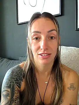 Snapshot of NicoleKaiser chatting on May 1, 6:07 am NicoleKaiser online show from May 1, 6:07 am