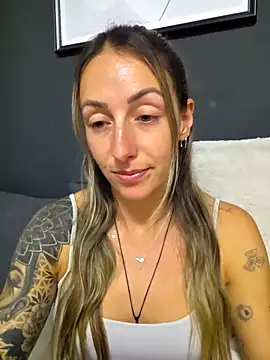Snapshot of NicoleKaiser chatting on May 6, 6:35 pm NicoleKaiser online show from May 6, 6:35 pm
