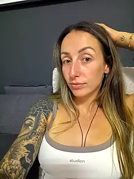 Snapshot of NicoleKaiser chatting on May 11, 7:11 pm NicoleKaiser online show from May 11, 7:11 pm