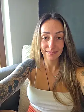 Snapshot of NicoleKaiser chatting on May 13, 7:28 am NicoleKaiser online show from May 13, 7:28 am