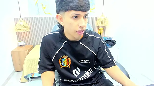 Snapshot of AdrianFranko chatting on June 16, 1:47 pm AdrianFranko online show from June 16, 1:47 pm