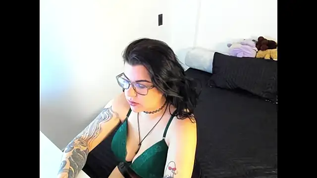 Snapshot of _Nova_Soft_ chatting on April 28, 3:39 pm Nova Soft online show from April 28, 3:39 pm