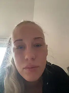 Snapshot of LeniMaria chatting on March 21, 5:05 pm LeniMaria online show from March 21, 5:05 pm