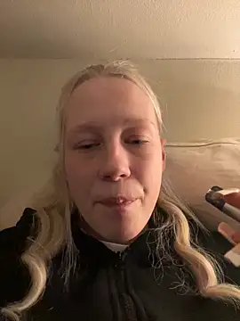 Snapshot of LeniMaria chatting on March 27, 6:07 pm LeniMaria online show from March 27, 6:07 pm