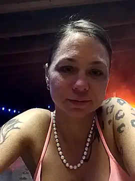 Couple qc online show from April 2, 12:41 am