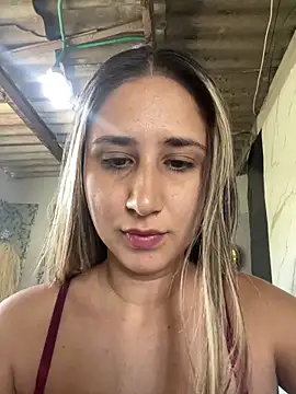 VictoriaWhitmore online show from April 26, 3:32 pm
