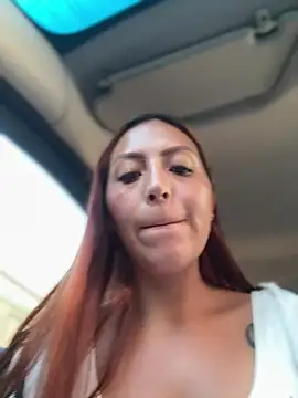 Snapshot of Queen_Scatlett chatting on July 6, 12:35 pm Queen Scatlett online show from July 6, 12:35 pm