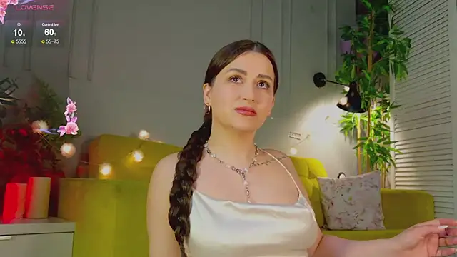 Alana Loveee online show from May 7, 6:30 am