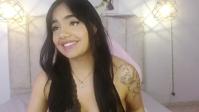 Snapshot of sweetbloomcs chatting on May 18, 8:47 pm sweetbloomcs online show from May 18, 8:47 pm
