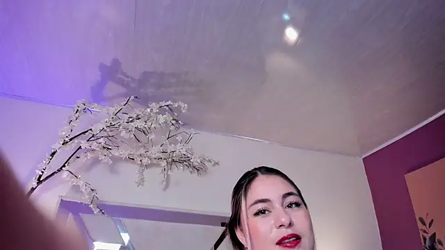 Snapshot of carolina_torres25 chatting on April 23, 1:13 pm carolina torres25 online show from April 23, 1:13 pm
